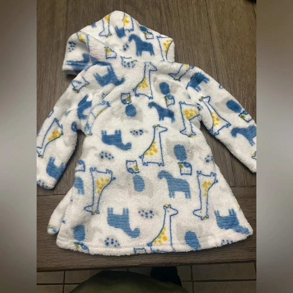 Lot of 3 baby onesies and robe size 6 month
